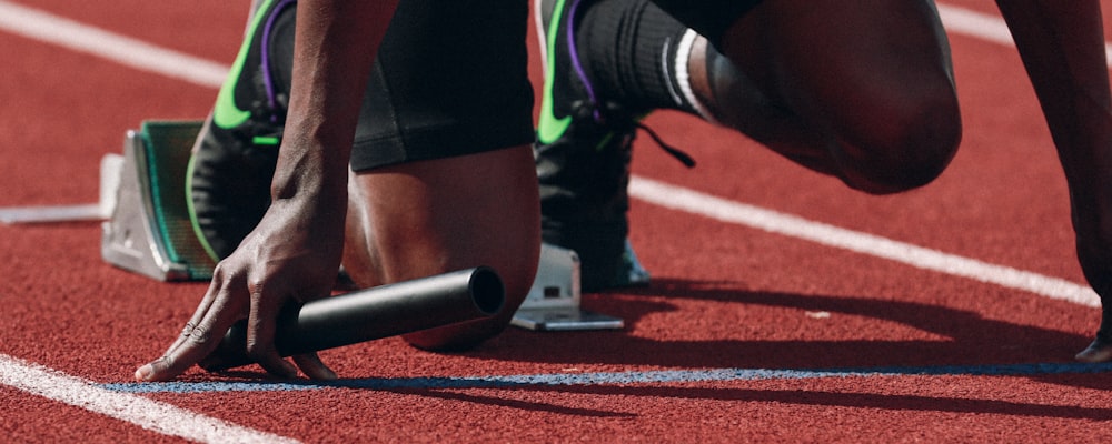 现代化体育数字门户网站首页设计，展示清晰的导航和赛事卡片