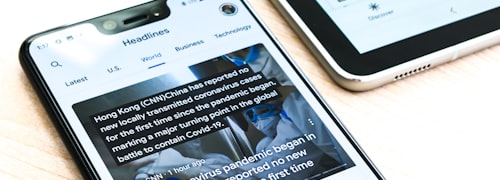 前线速递 - 记者在体育场边用笔记本电脑发送最新体育资讯快报